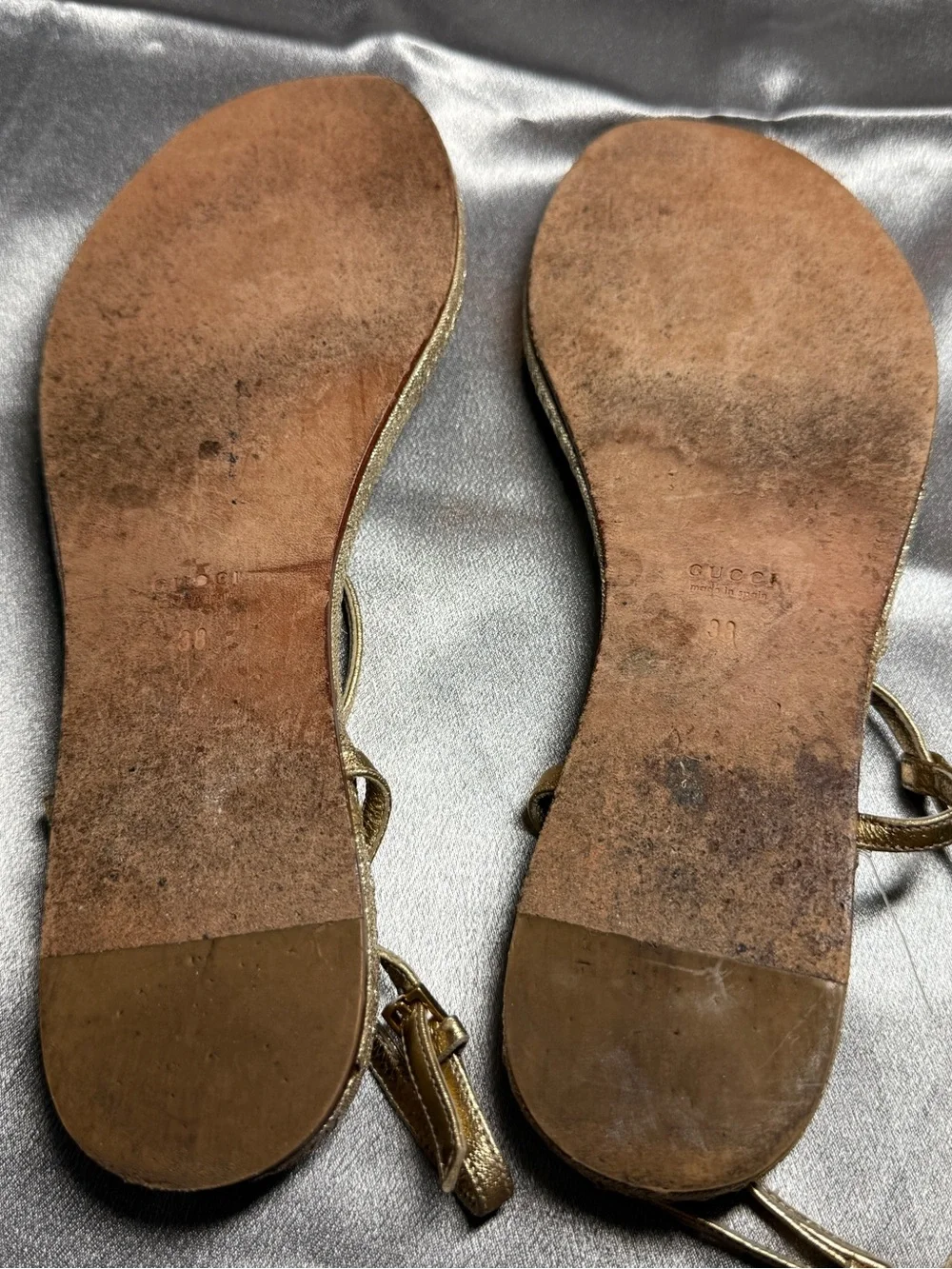 Vintage GUCCI Gold Metallic Leather & Jute Flat Thong Espadrille Sandals 38 US 8